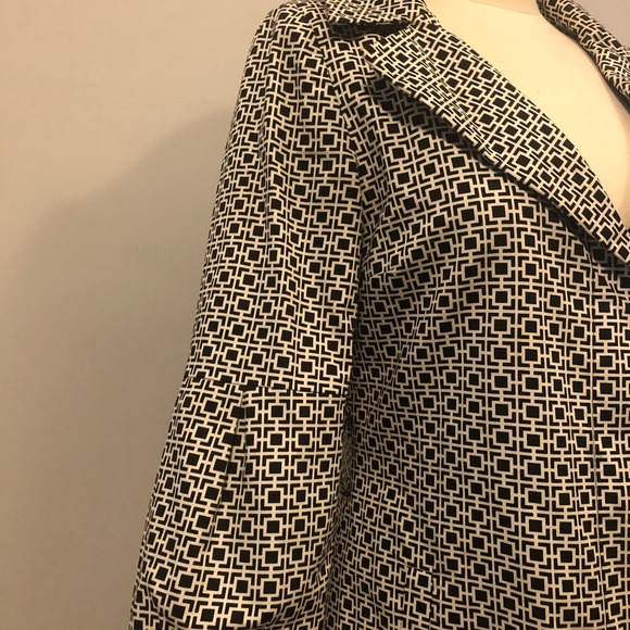 Chapter 1 Black & White blazer jacket. - Picture 5 of 7